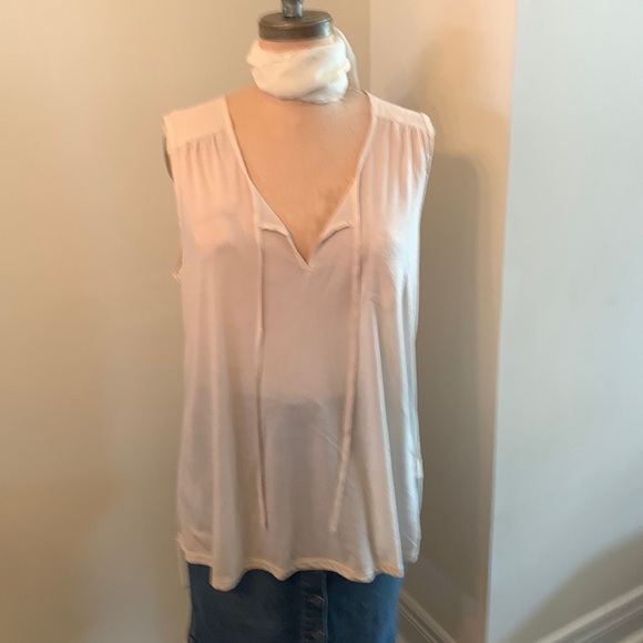 3 for $20 bundle H&M flowing  camel light weight tie front sleeveless t shirt - Picture 2 of 5